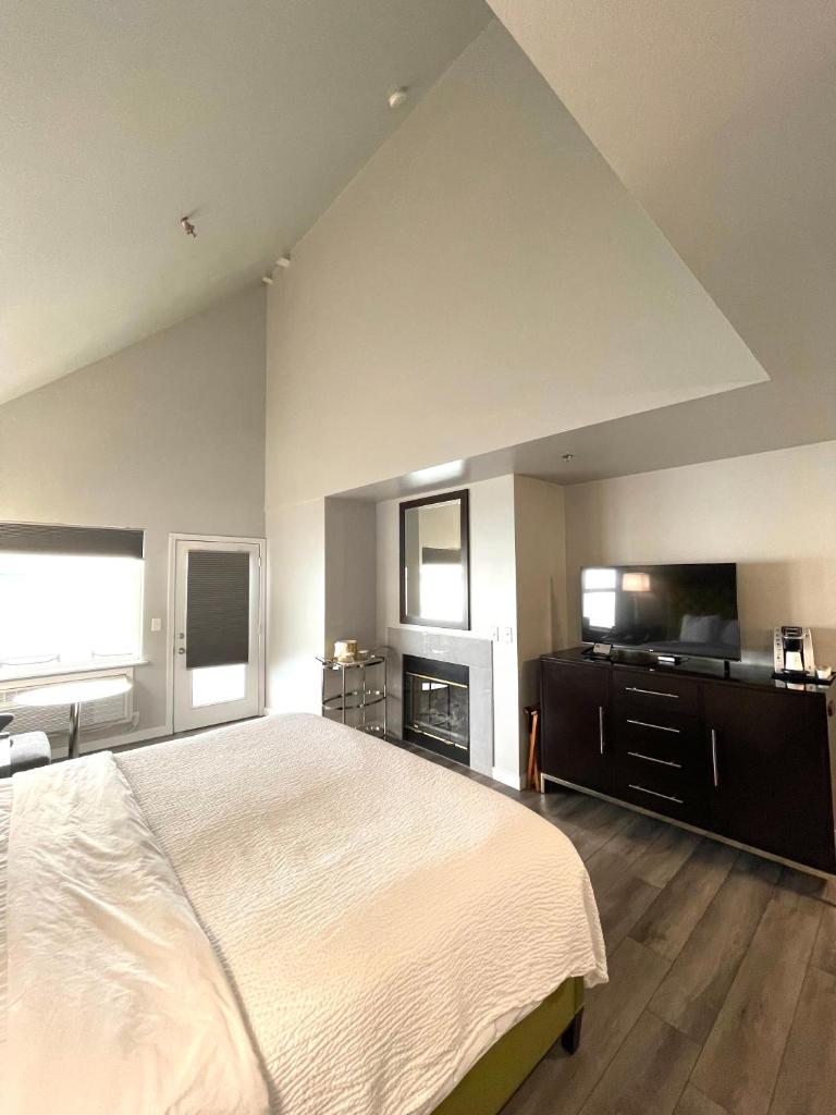 Tides Inn & Suites photo 2