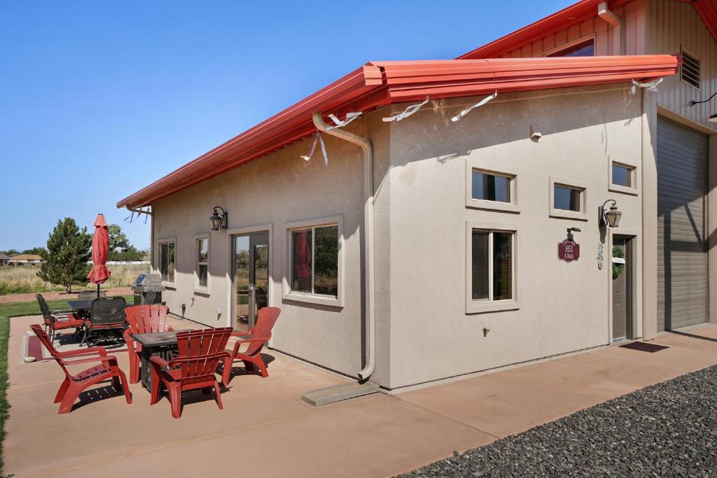 Carriage - Guest House On 5 Acres! photo 3