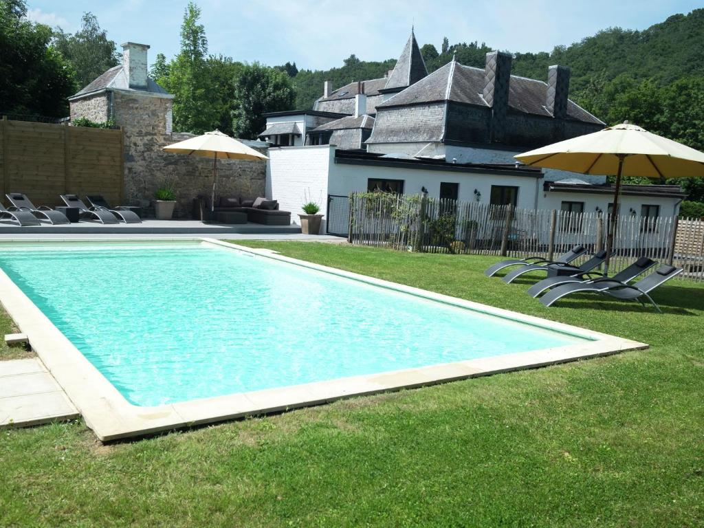 Stylish Mansion in Ardennes with shared Pool photo 2