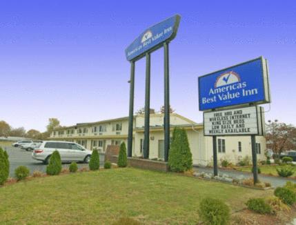 Rumford Motor Inn image