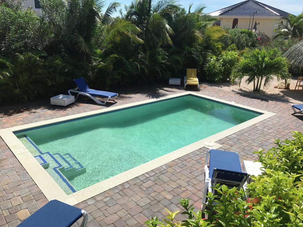 Magnificent villa near the beach in the upscale district of Vista Royal, Jan Thiel photo 4