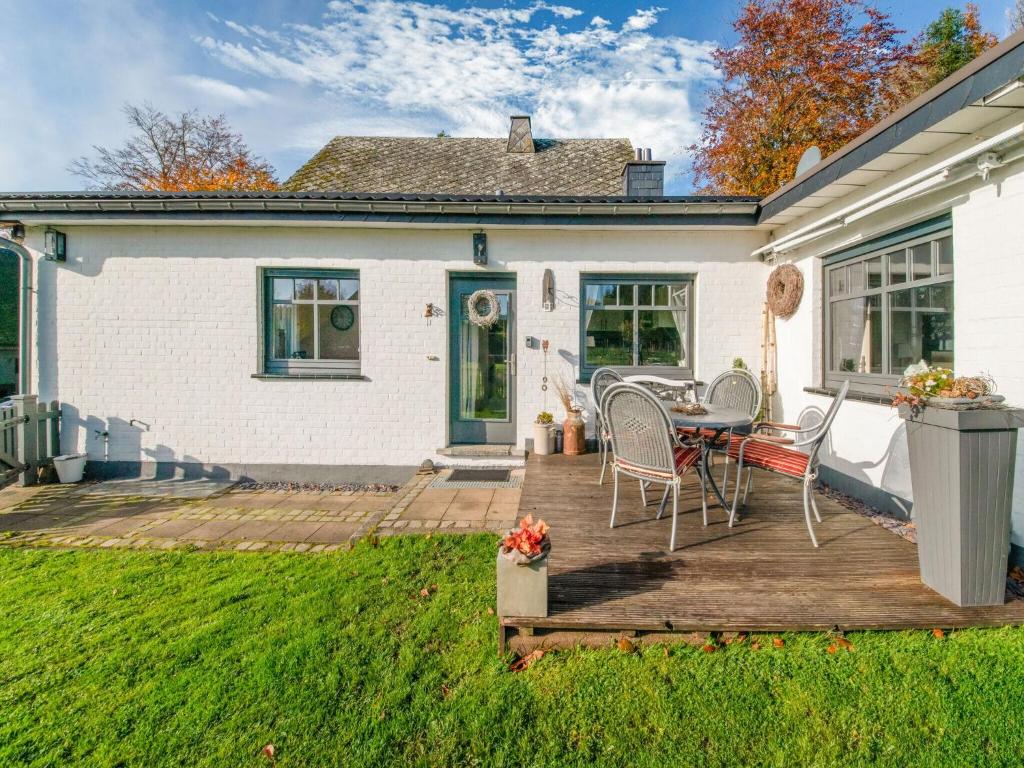 Charming house with sauna and Nordic bath in B llingen