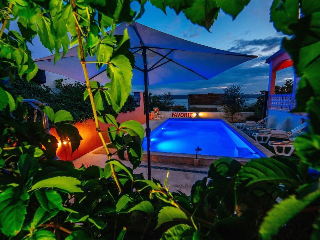 Beautiful Holiday Home in Maslenica near Beach photo 2