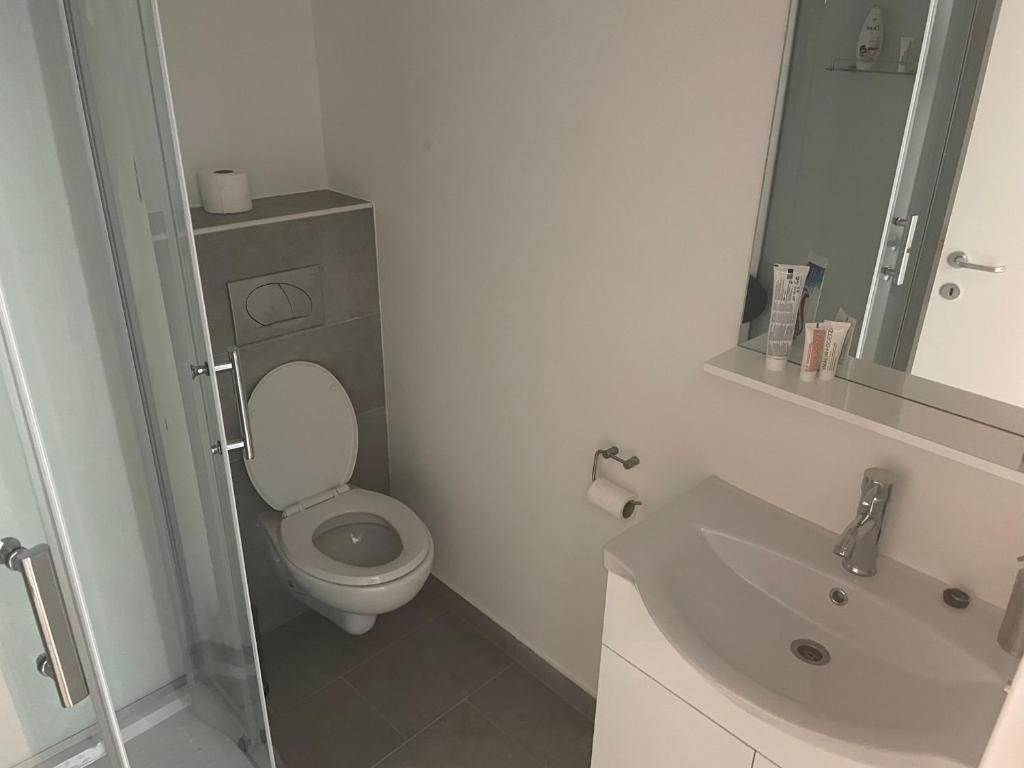 Room AA photo 2