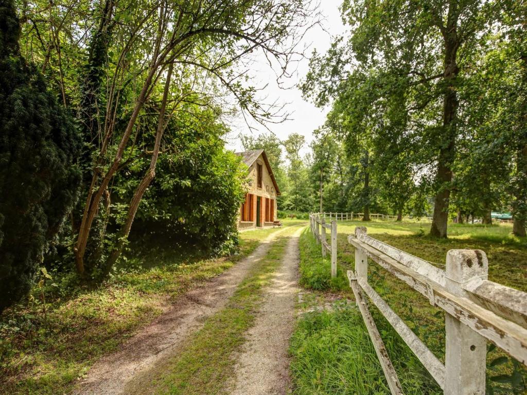 Holiday home in a park in Raizeux with terrace photo 3