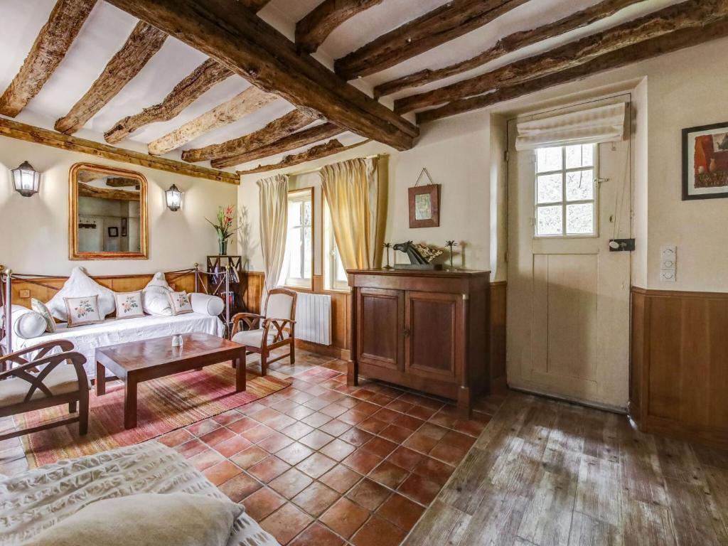 Holiday home in a park in Raizeux with terrace