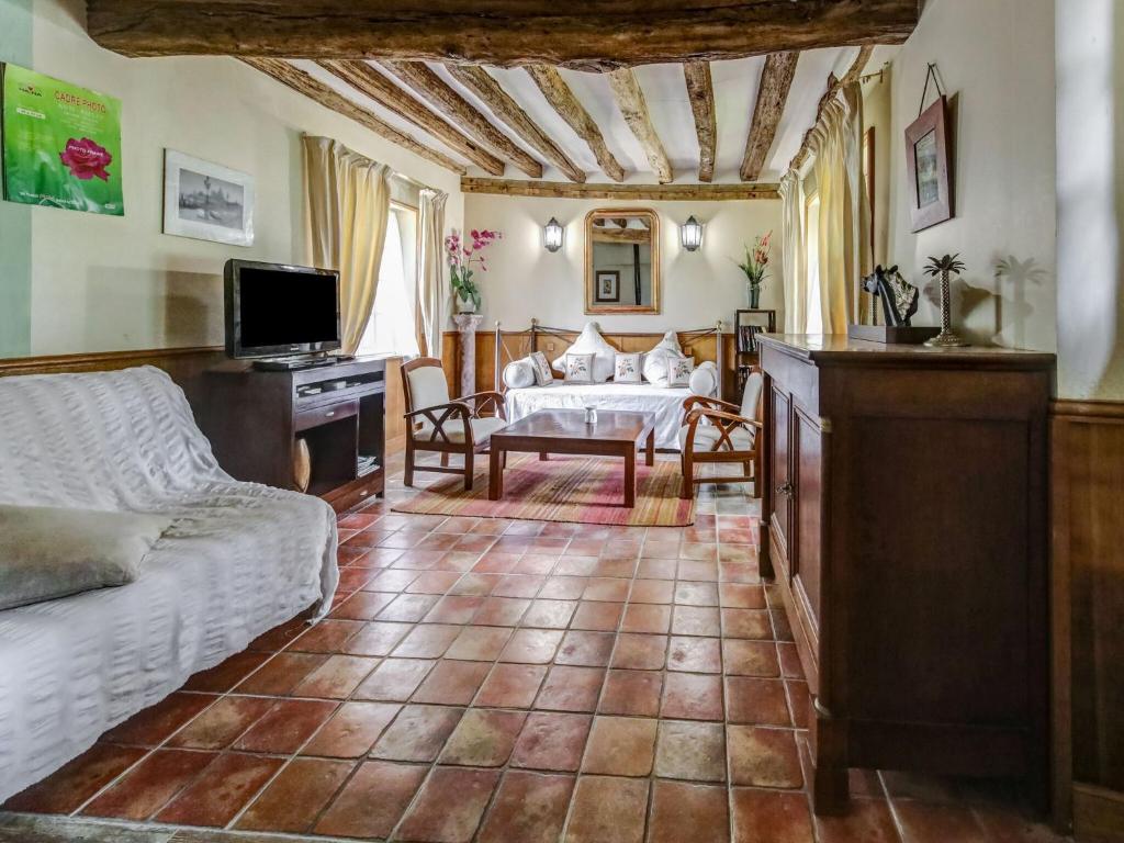 Holiday home in a park in Raizeux with terrace photo 4