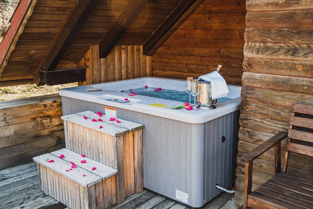 Wooden Cabin Zurej with Hot Tub photo 1