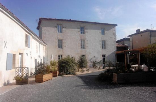 Gîte familial -- Les PALMIERS photo 1