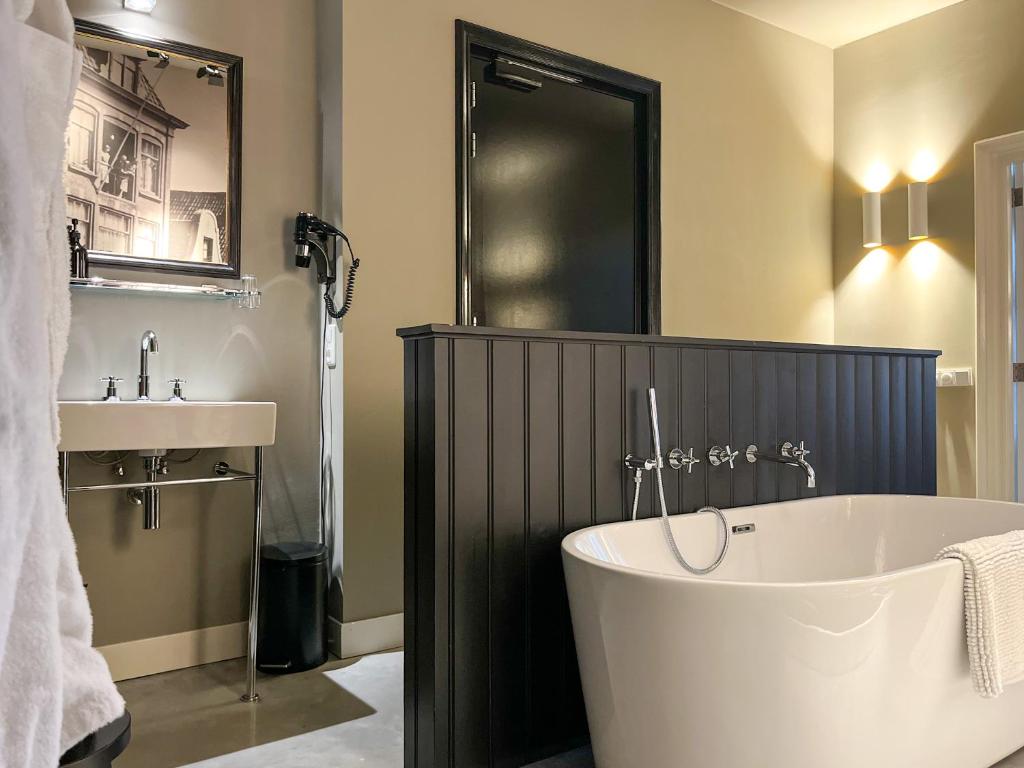 Van der Gang Suites photo 2