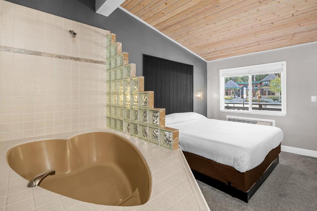 The Inn at Boatworks, Lake Tahoe photo 3