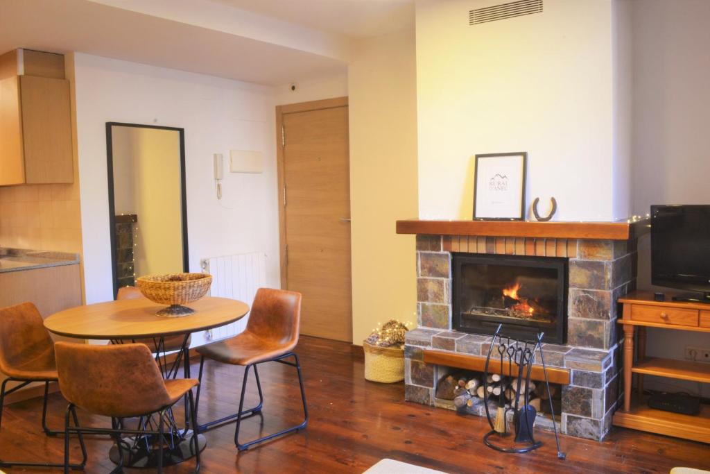 Apartament acollidor amb una gran llar de foc by RURAL D'ÀNEU photo 2