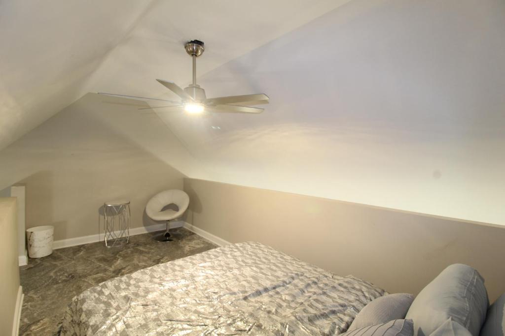 Modern Tiny House Experience photo 3
