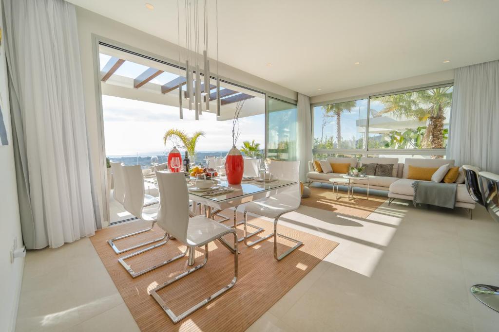 Holiday in ground floor apartment in Marbella Club Hills, Benahavis photo 2