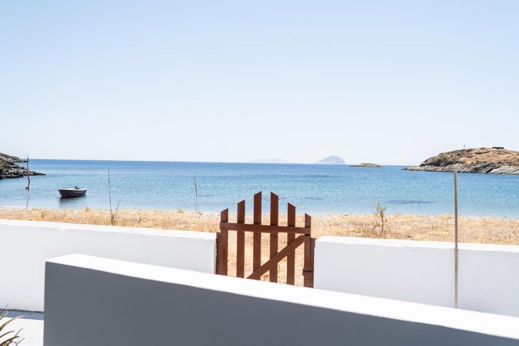House by the sea photo 1