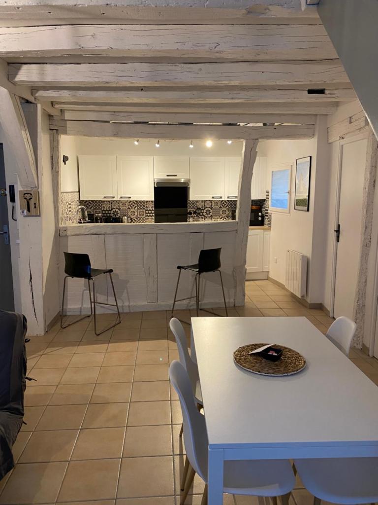 Le Marais Vous - Duplex en centre-ville. photo 2