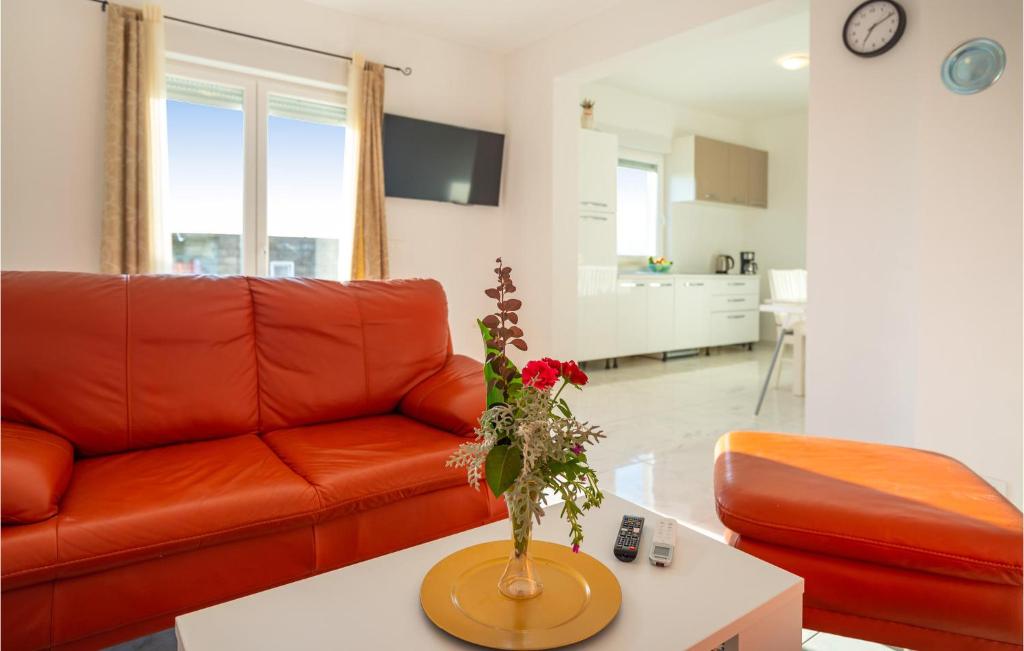 Awesome Home In Karin Gornji With 2 Bedrooms And Wifi photo 4