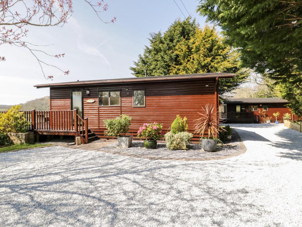 Summertime Lodge