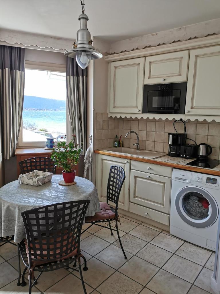 la baie des voiles ,vue lac d'Annecy ,plage privée photo 1