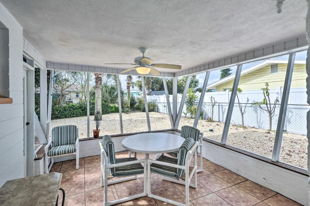 Charming Ormond Beach Home - Walk to Beach! photo 2