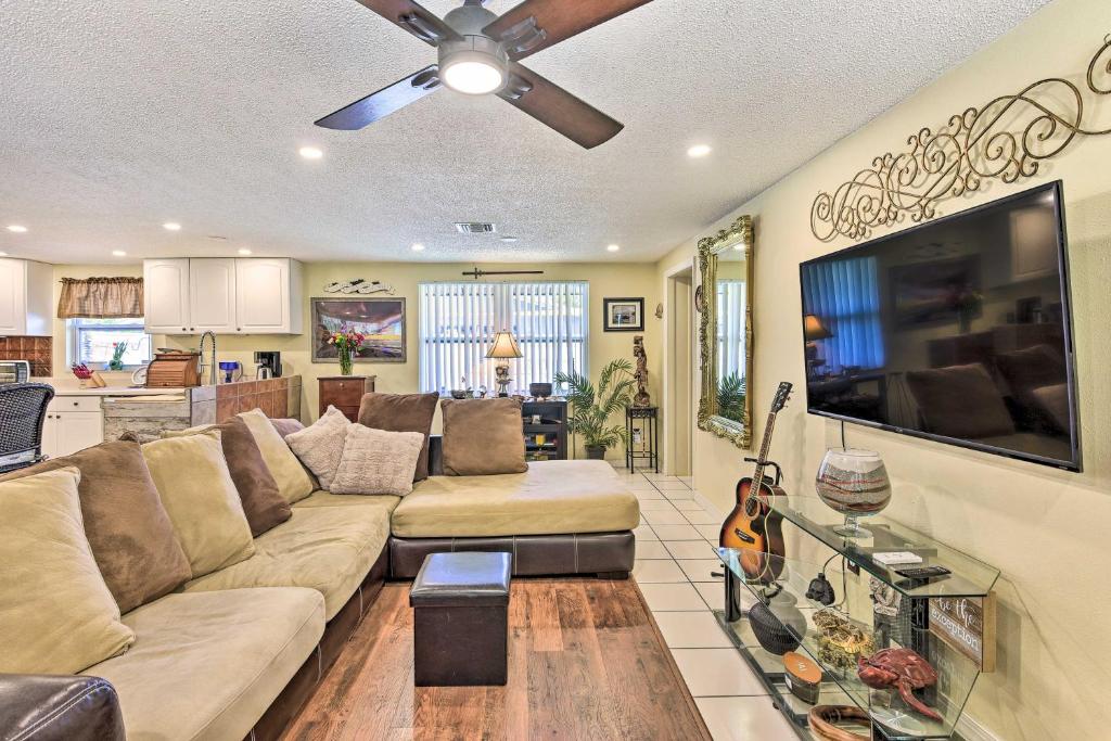 Unique Nokomis Home about 2 Mi to Beach Access! photo 4