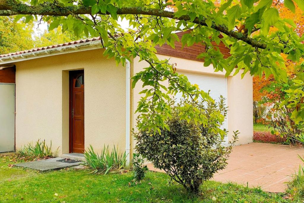 Maison de 2 chambres avec vue sur le lac piscine partagee et jardin a Hourtin photo 1