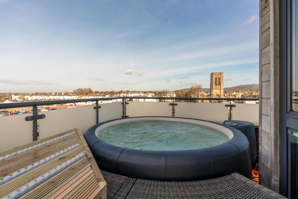 Central Penthouse with Hot Tub & Views 22 - Tap to explore photos