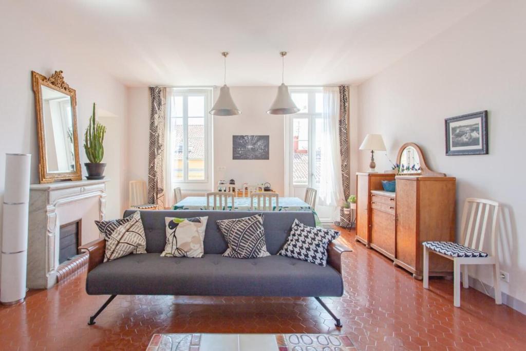 Furnished Apartment Near Place Garibaldi & The Port photo 2
