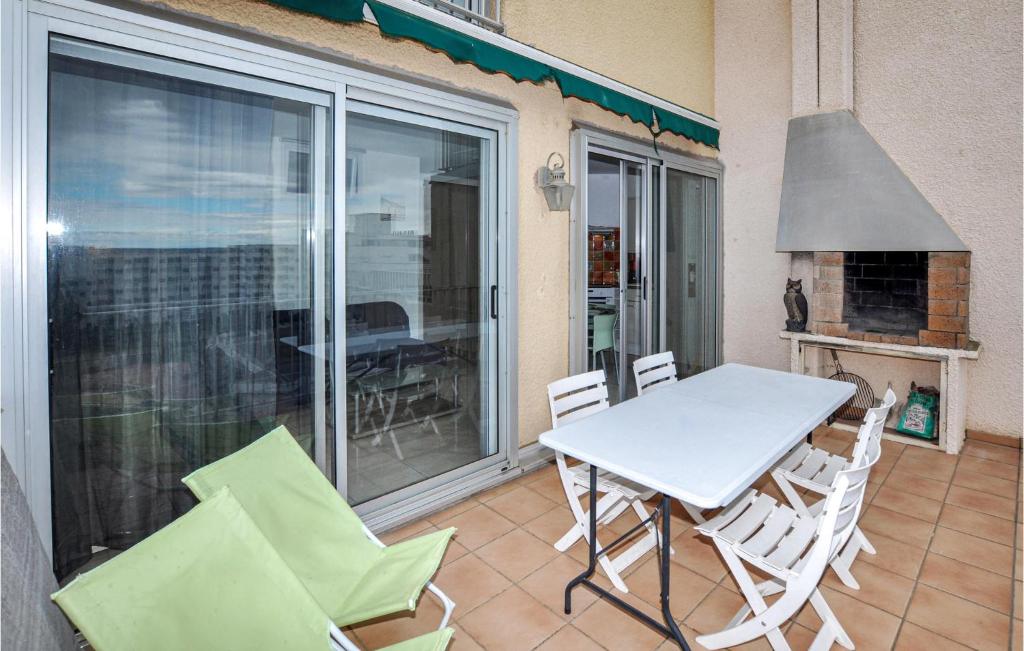 Amazing Apartment In Le Barcars With 1 Bedrooms photo 3