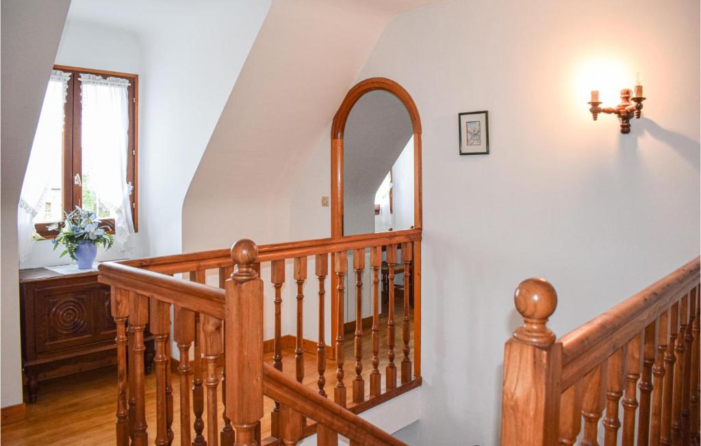 Amazing Home In Pleubian With 4 Bedrooms And Wifi photo 4