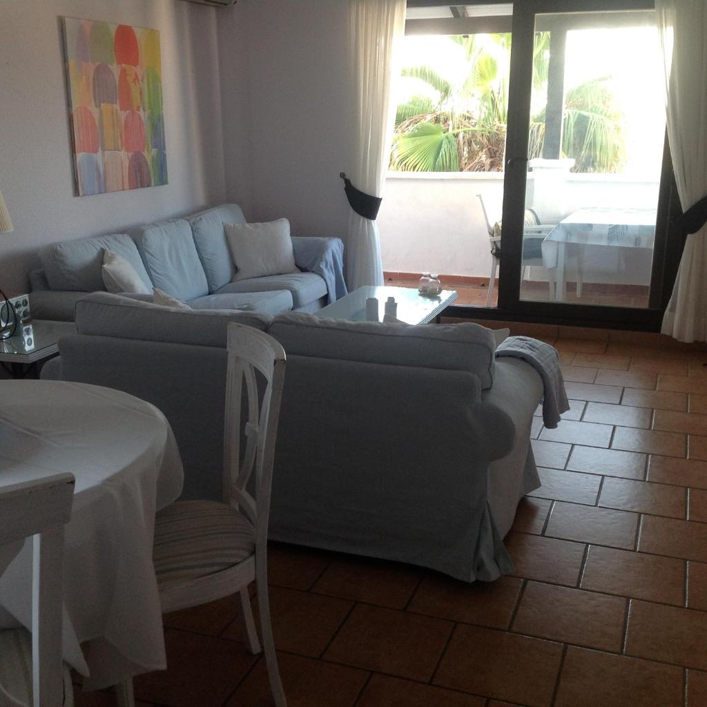 Pueblo Evita. Stunning sea and mountain views, close to amneties. photo 2