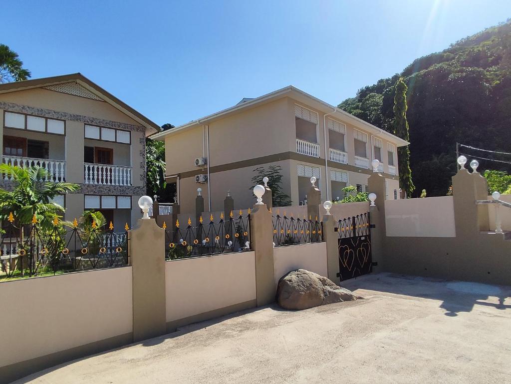 La Residence D'Almée Apartment and Studio photo 1