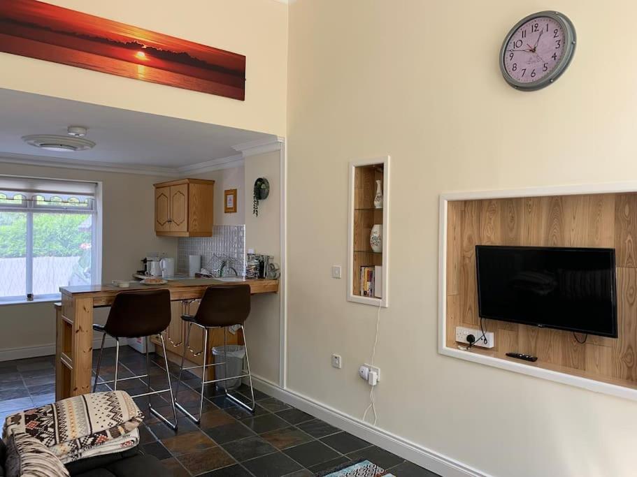 Cut Limestone Apartment Riverside Lodge photo 4