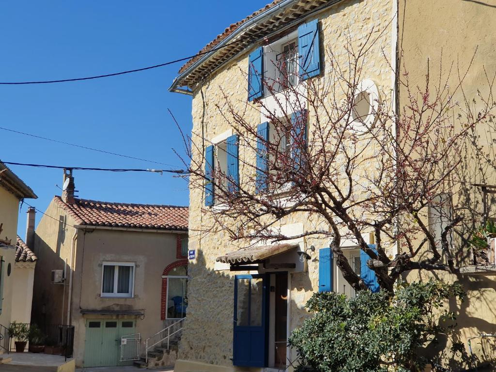 L'angélus, gîte de charme au coeur du vieux village de Sablet photo 2