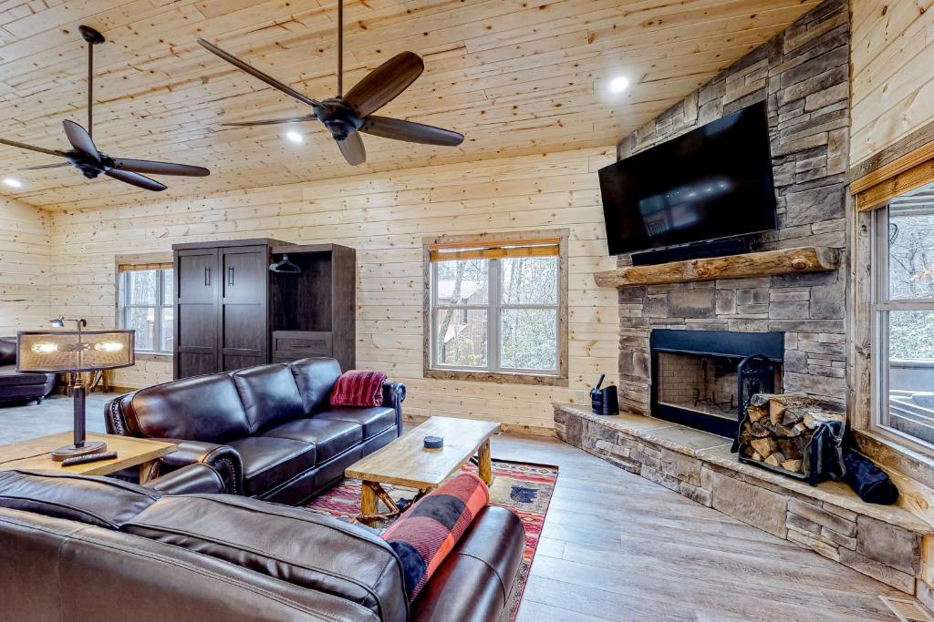 Cozy Bear Cabin #2 photo 4