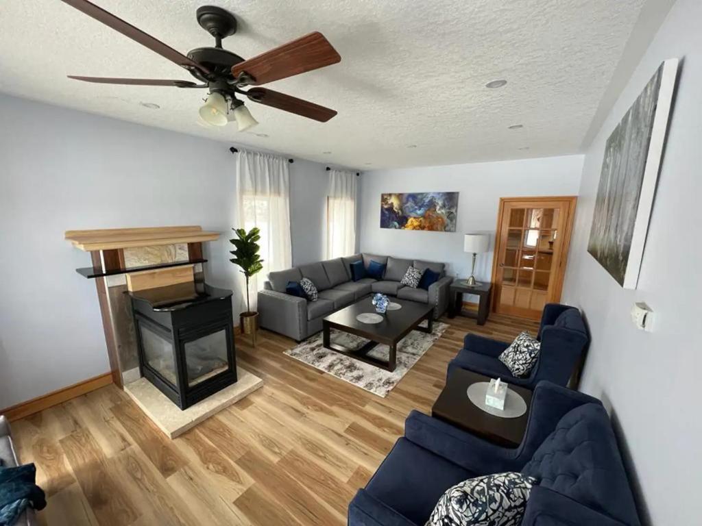 PlanURstay - Carrying Place 6BR & 3BTH Near SandBanks Park photo 4
