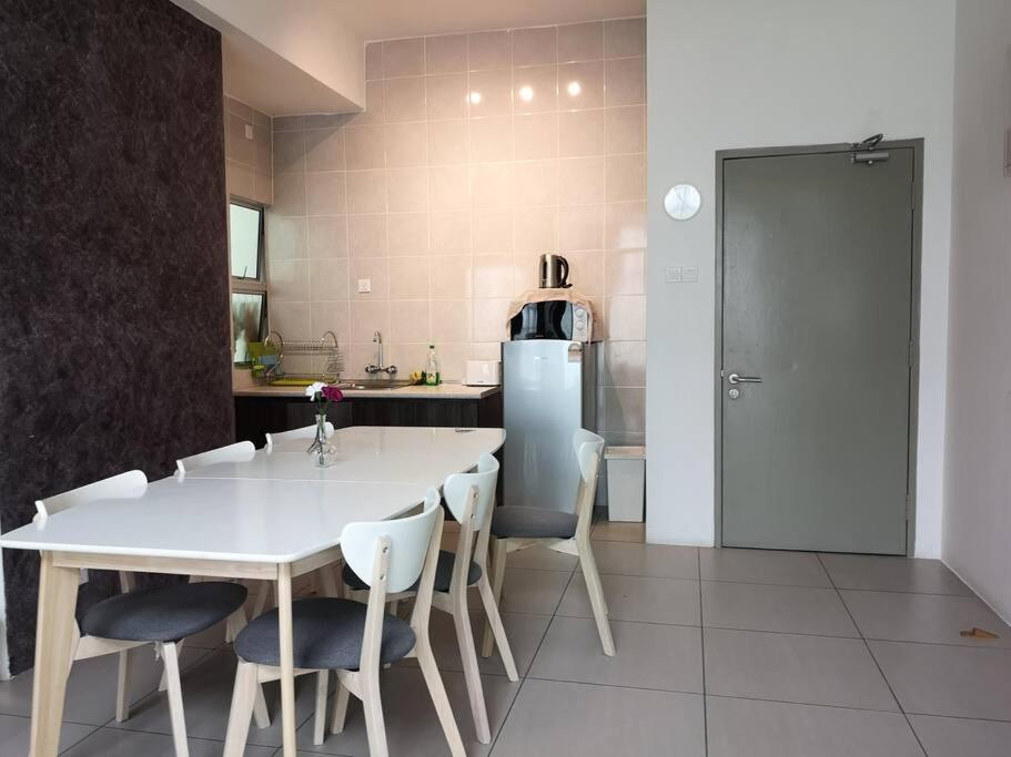W5WarmStay@Golden Hill/Penthouse/WiFi/3R/NightMarket/2CarPark photo 2