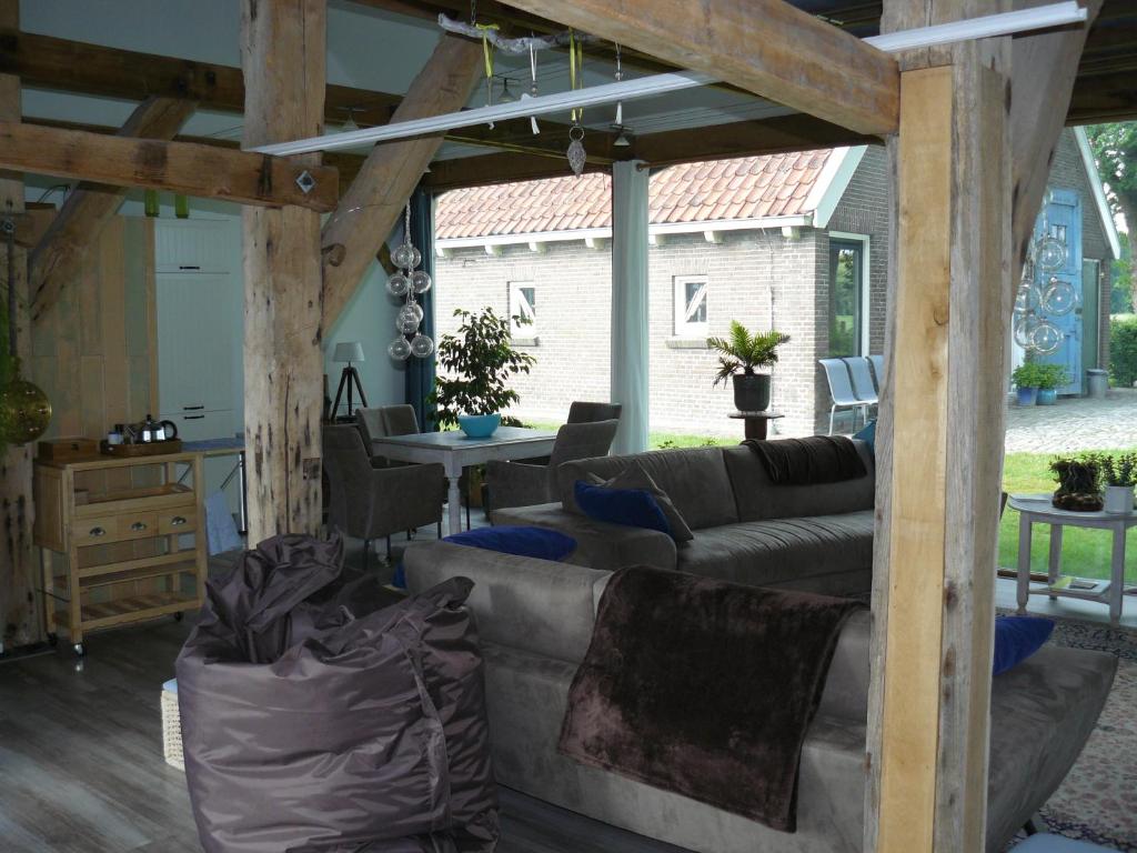 Koetshuis photo 2