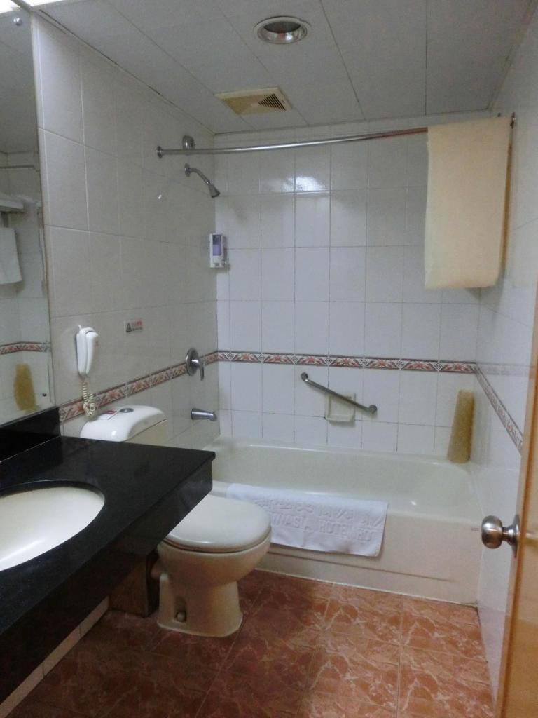 Двухместный (Двухместный номер Делюкс с 1 кроватью), New Asia Hotel