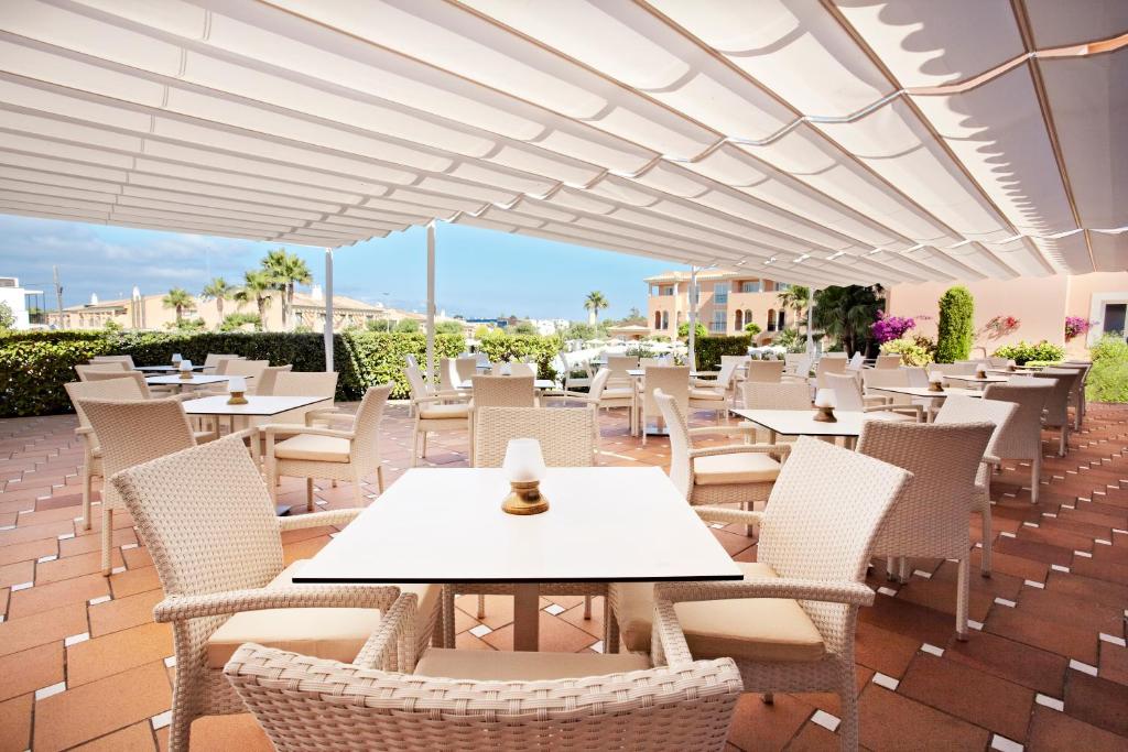 Grupotel Macarella Suites & Spa photo 2