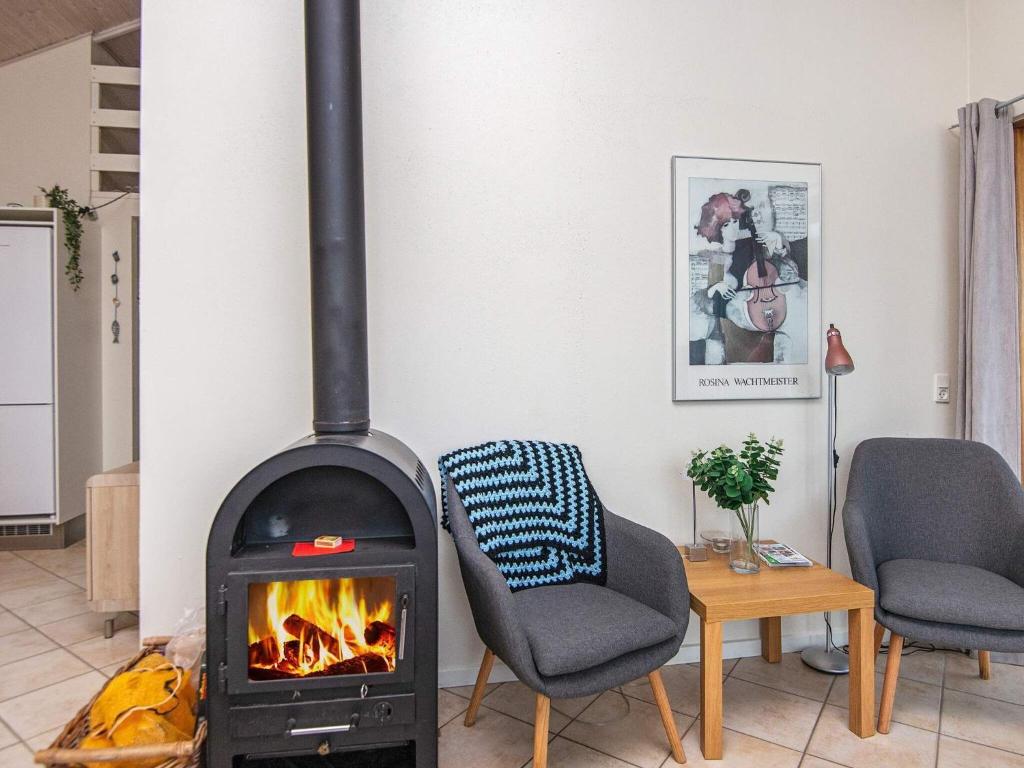 Three-Bedroom Holiday home in Ulfborg 4 photo 4