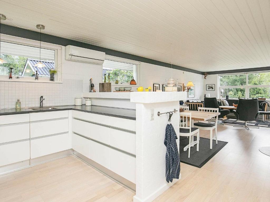 Two-Bedroom Holiday home in Jerup 6 photo 2
