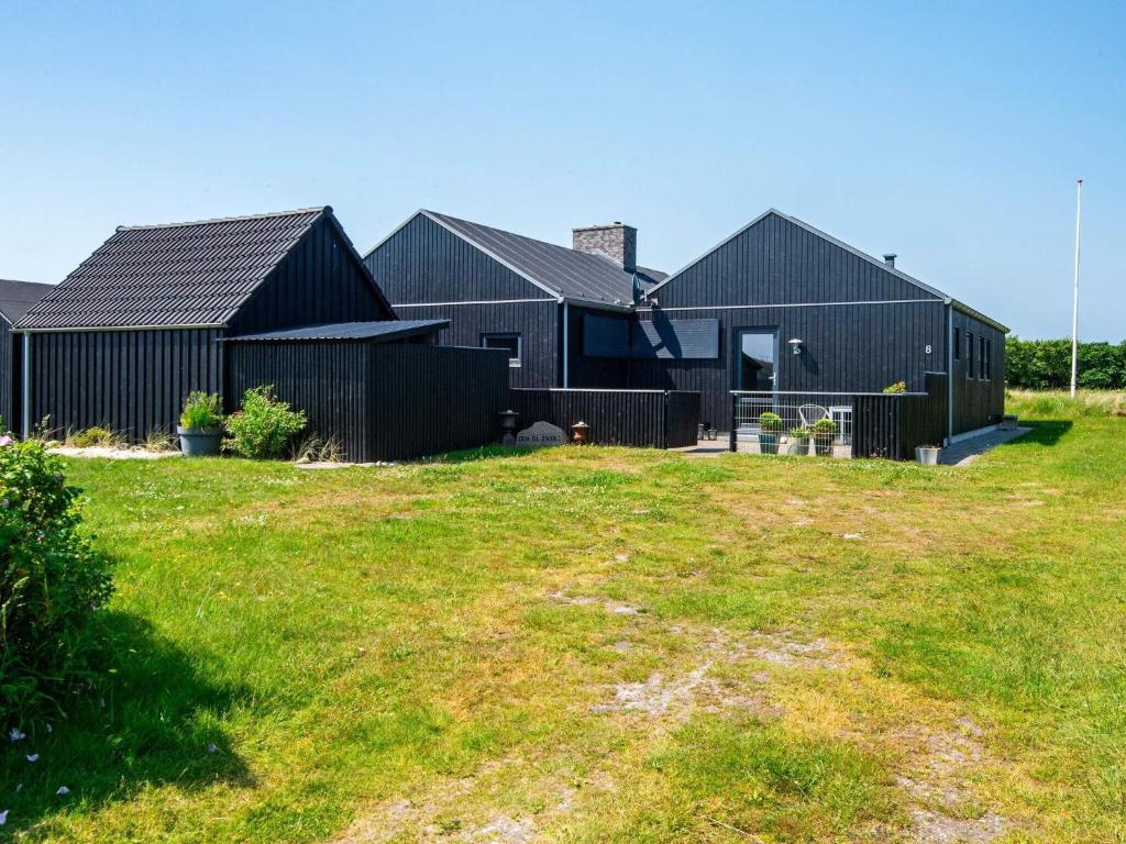 8 person holiday home in Hvide Sande photo 2