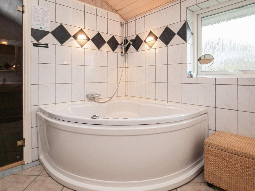8 person holiday home in Vinderup photo 4