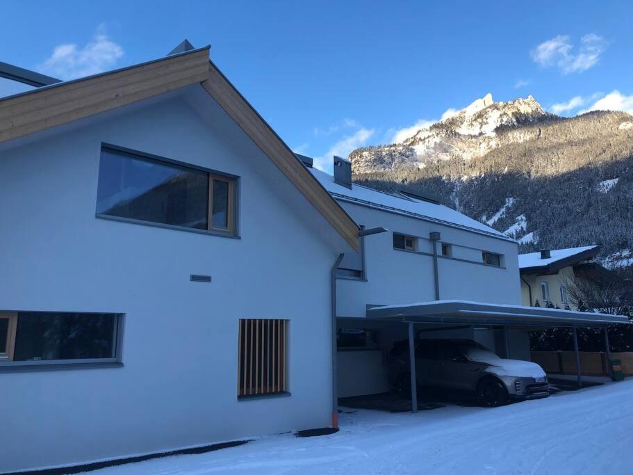 Urban Alpine Penthouse with Lake View photo 3