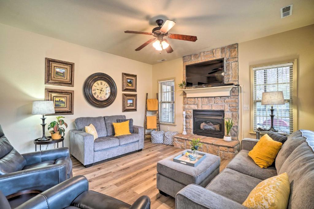 Branson West Villa with Golf Course View and Pool! photo 1
