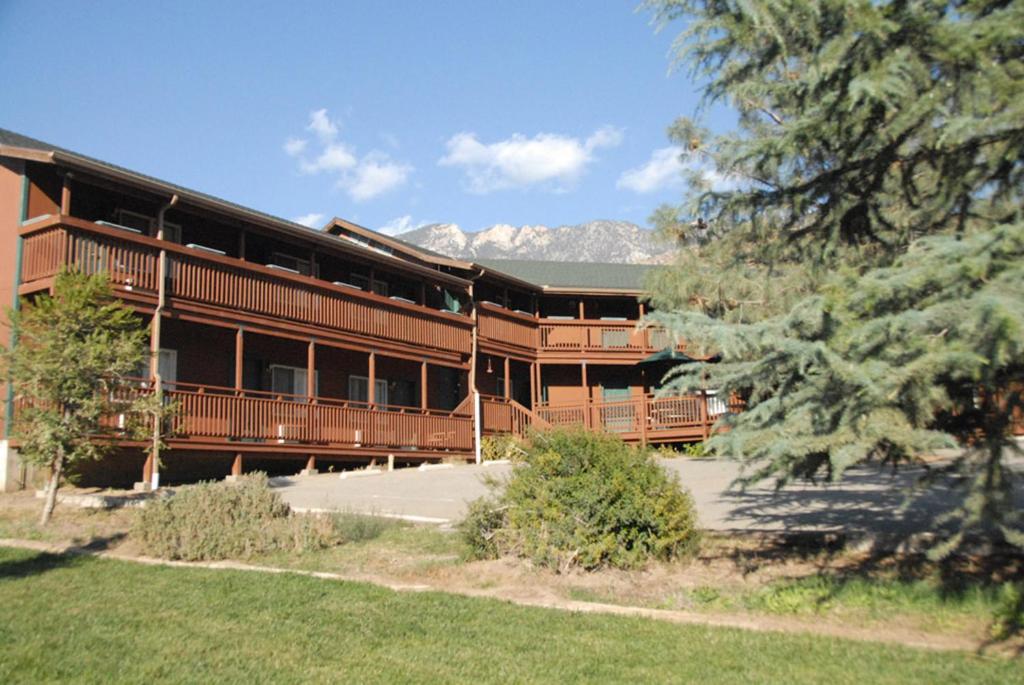 Corral Creek Lodge photo 2