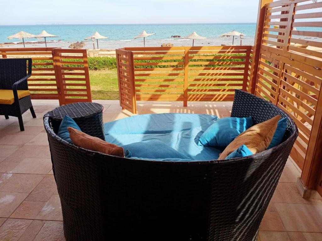 Breathtaking Luxury & Spacious 2-Bedroom 1st Row Direct Seaview at Stella Sea View Sokhna photo 1