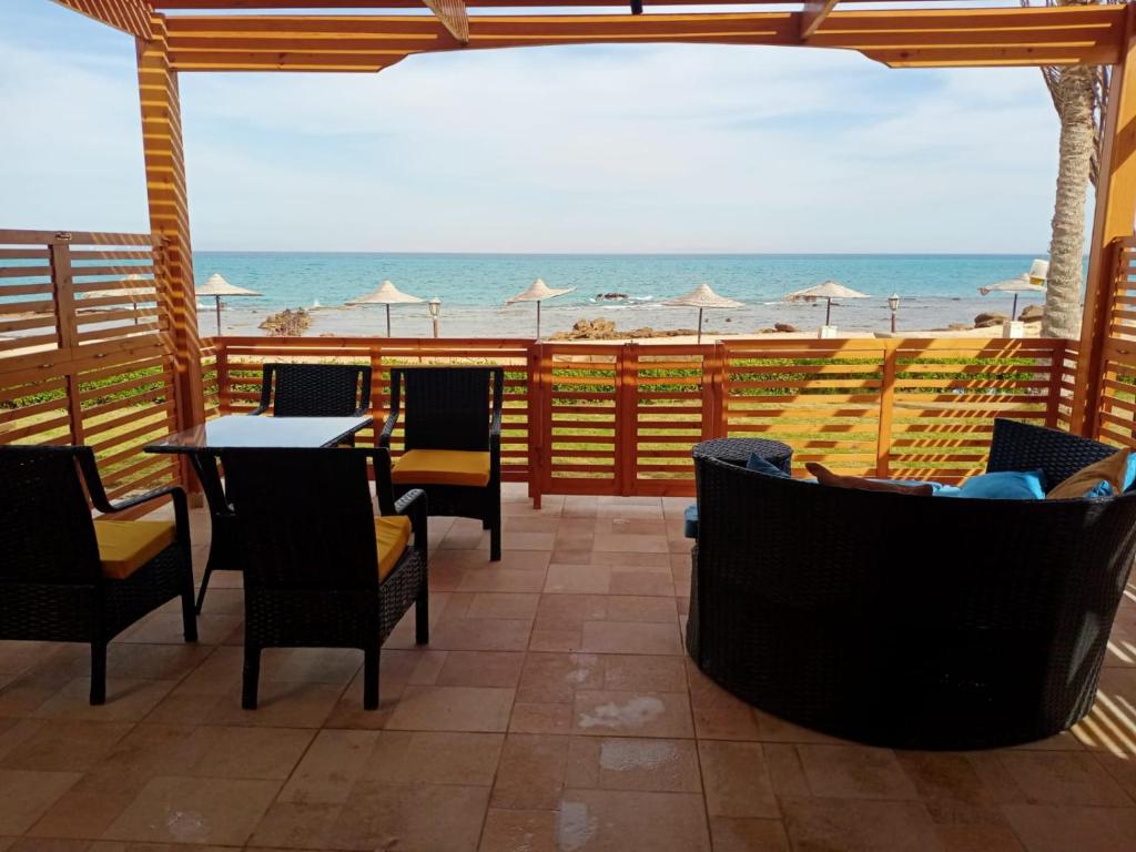 Breathtaking Luxury & Spacious 2-Bedroom 1st Row Direct Seaview at Stella Sea View Sokhna photo 3