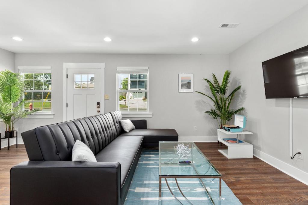 Charming Modern 3-Bedroom Home in East Nashville! image